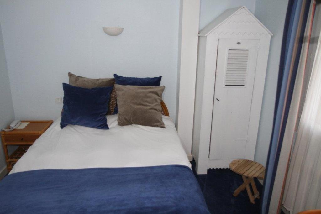 Hotel Le Suroit Perros-Guirec Kamer foto